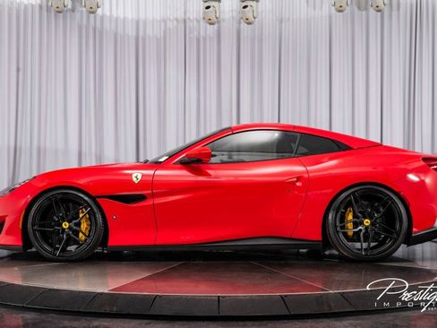 Used 2019 Ferrari Portofino image 13