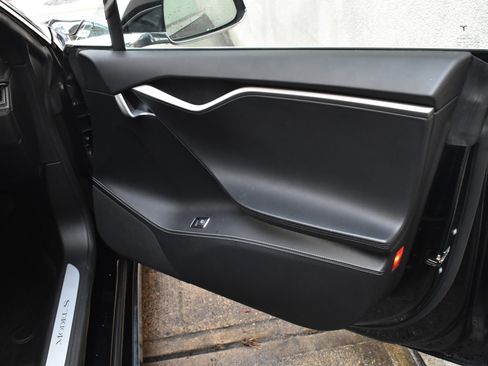 Used 2018 Tesla Model S 75D image 29