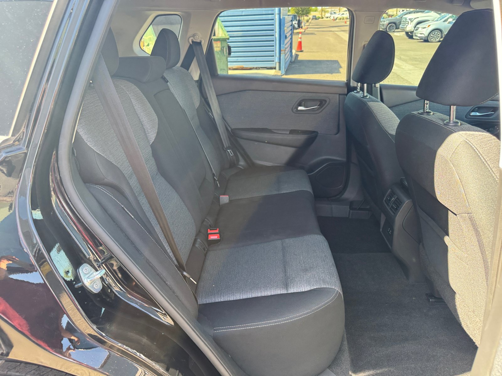 Used 2022 Nissan Rogue SV AWD/4WD image 16
