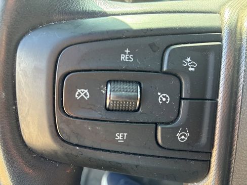 Used 2024 GMC Yukon XL Denali w/ Advanced Technology Package AWD/4WD image 9