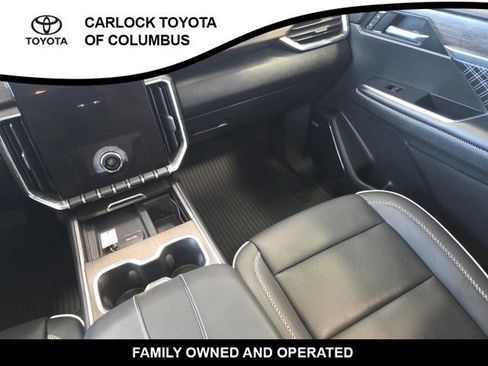 Used 2025 GMC Acadia Denali w/ LPO, All-Weather Package AWD/4WD image 19