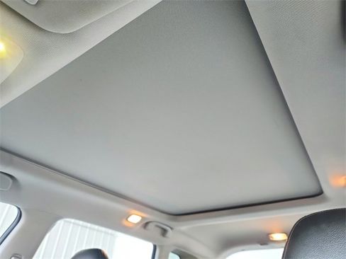 Used 2017 Nissan Rogue SL image 22