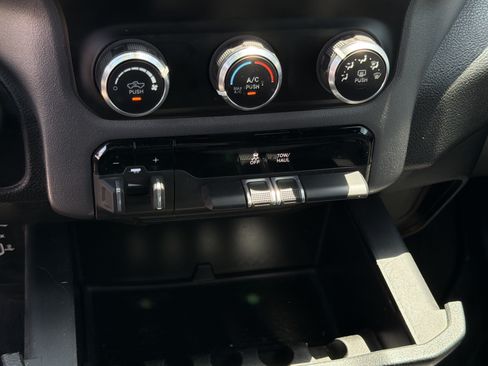 Used 2021 RAM 2500 Big Horn AWD/4WD image 24