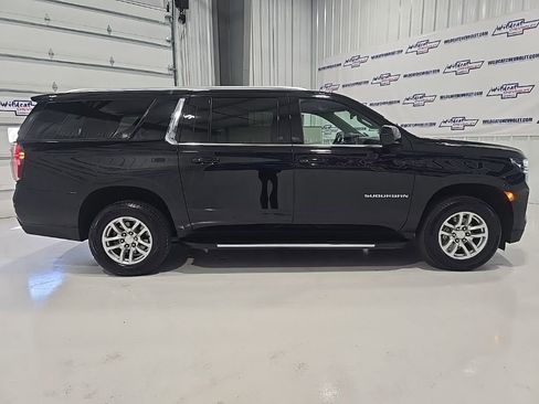 Used 2024 Chevrolet Suburban LT image 9