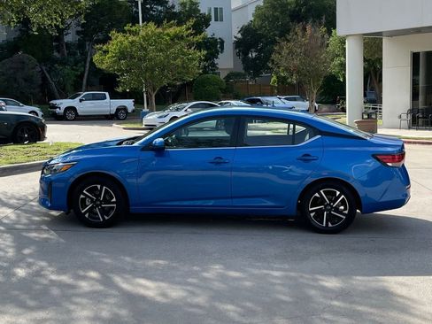 Used 2024 Nissan Sentra SV FWD image 3