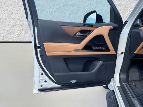 New 2026 Lexus LX 600 4WD w/ Luxury Package image 24