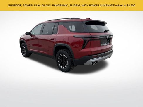 Used 2025 Chevrolet Traverse Z71 w/ Driver Confidence Package AWD/4WD image 3
