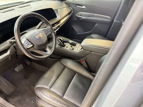 Used 2024 Cadillac XT4 Premium Luxury AWD/4WD image 4