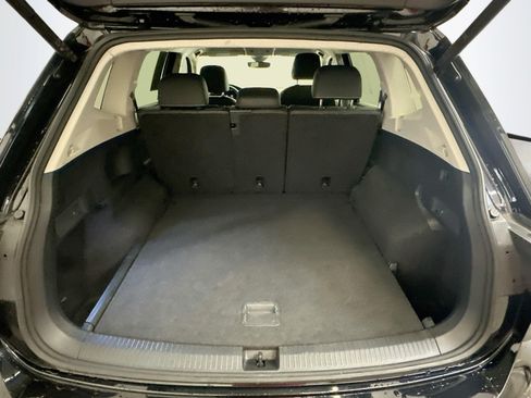 Used 2024 Volkswagen Tiguan SE AWD/4WD image 29