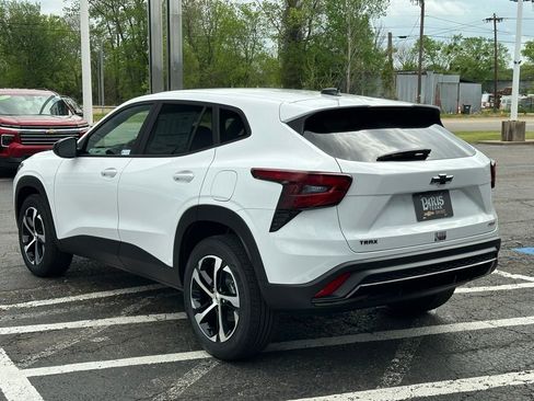 New 2026 Chevrolet Trax RS w/ Sunroof Package image 7