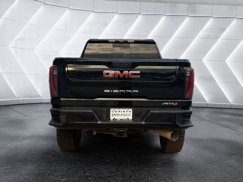 Used 2024 GMC Sierra 2500 AT4 w/ AT4 Premium Plus Package AWD/4WD image 5