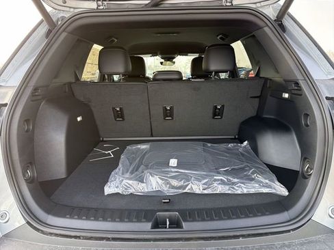 New 2026 Chevrolet Equinox LT w/ Convenience Package II image 18