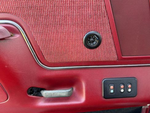 Used 1991 Ford F150 4x4 Regular Cab image 44