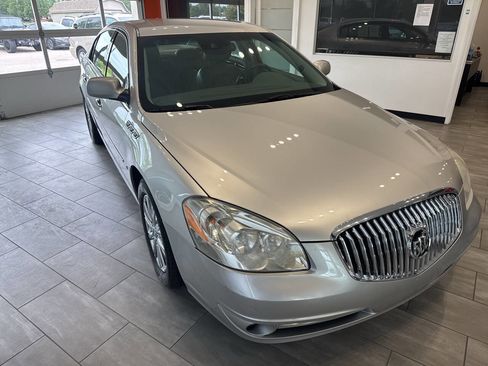 Used 2010 Buick Lucerne CXL image 3