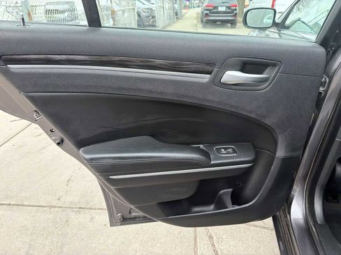 Used 2015 Chrysler 300 Limited w/ Driver Convenience Group image 15