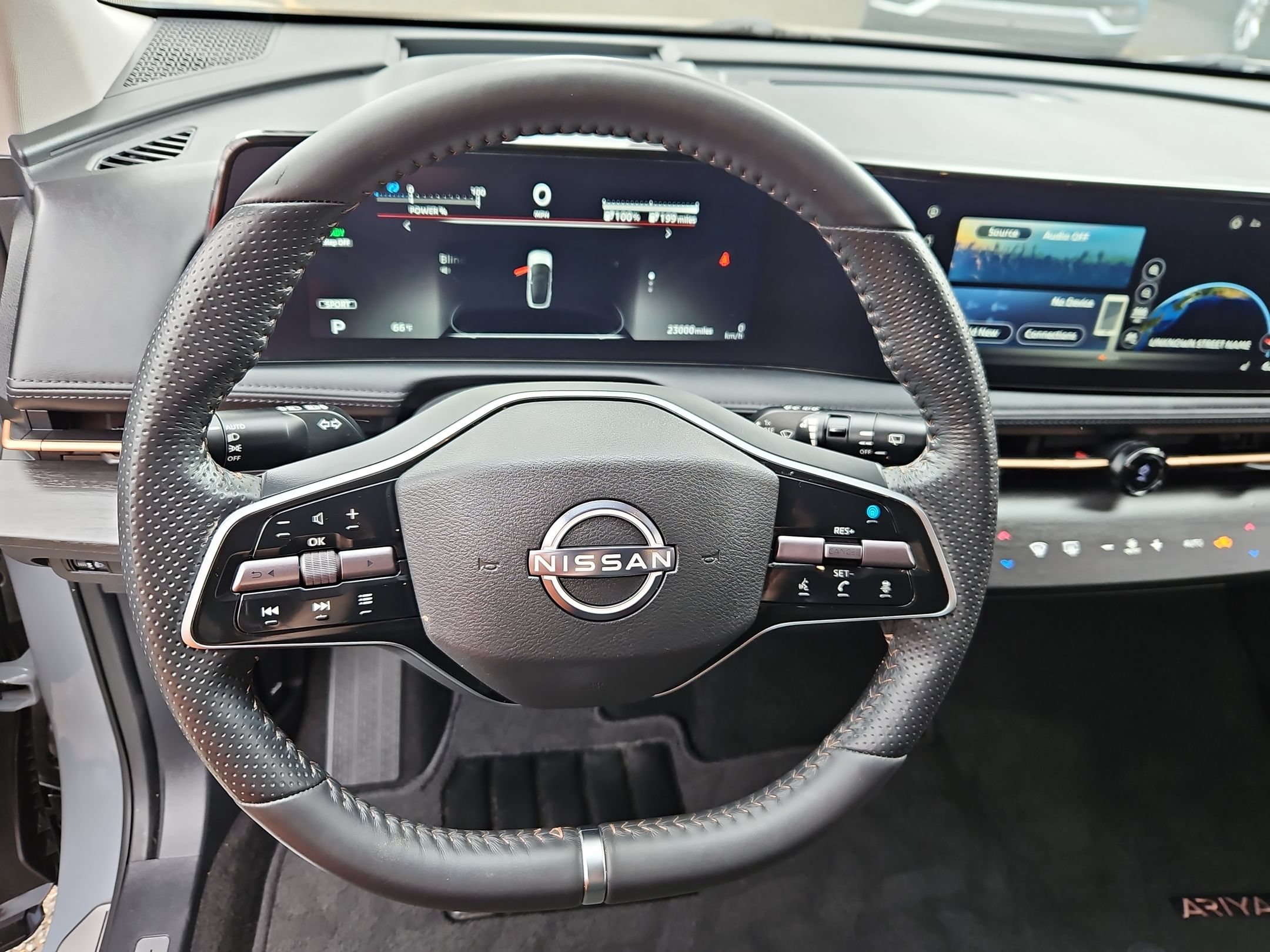 Used 2024 Nissan Ariya AWD image 14