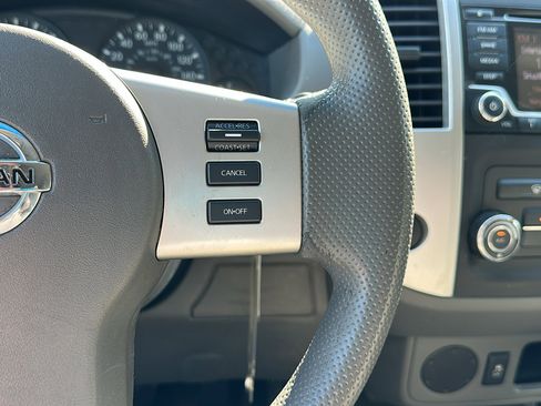 Used 2018 Nissan Frontier SV image 16