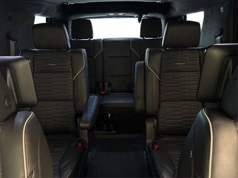 Certified 2024 Cadillac Escalade Premium Luxury Platinum image 19