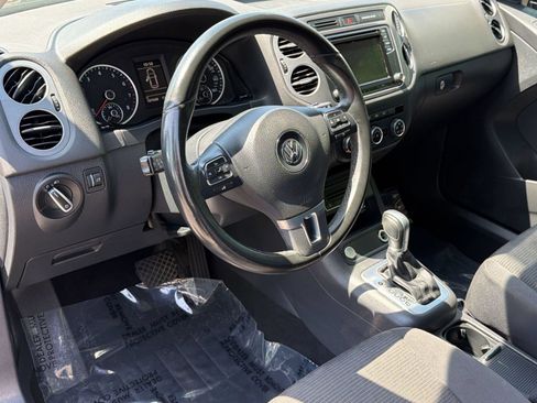 Used 2017 Volkswagen Tiguan S FWD image 4