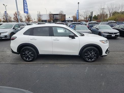 Used 2025 Honda HR-V Sport image 7
