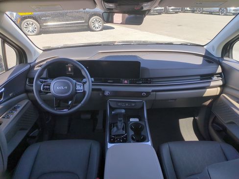 New 2026 Kia Carnival EX FWD image 9