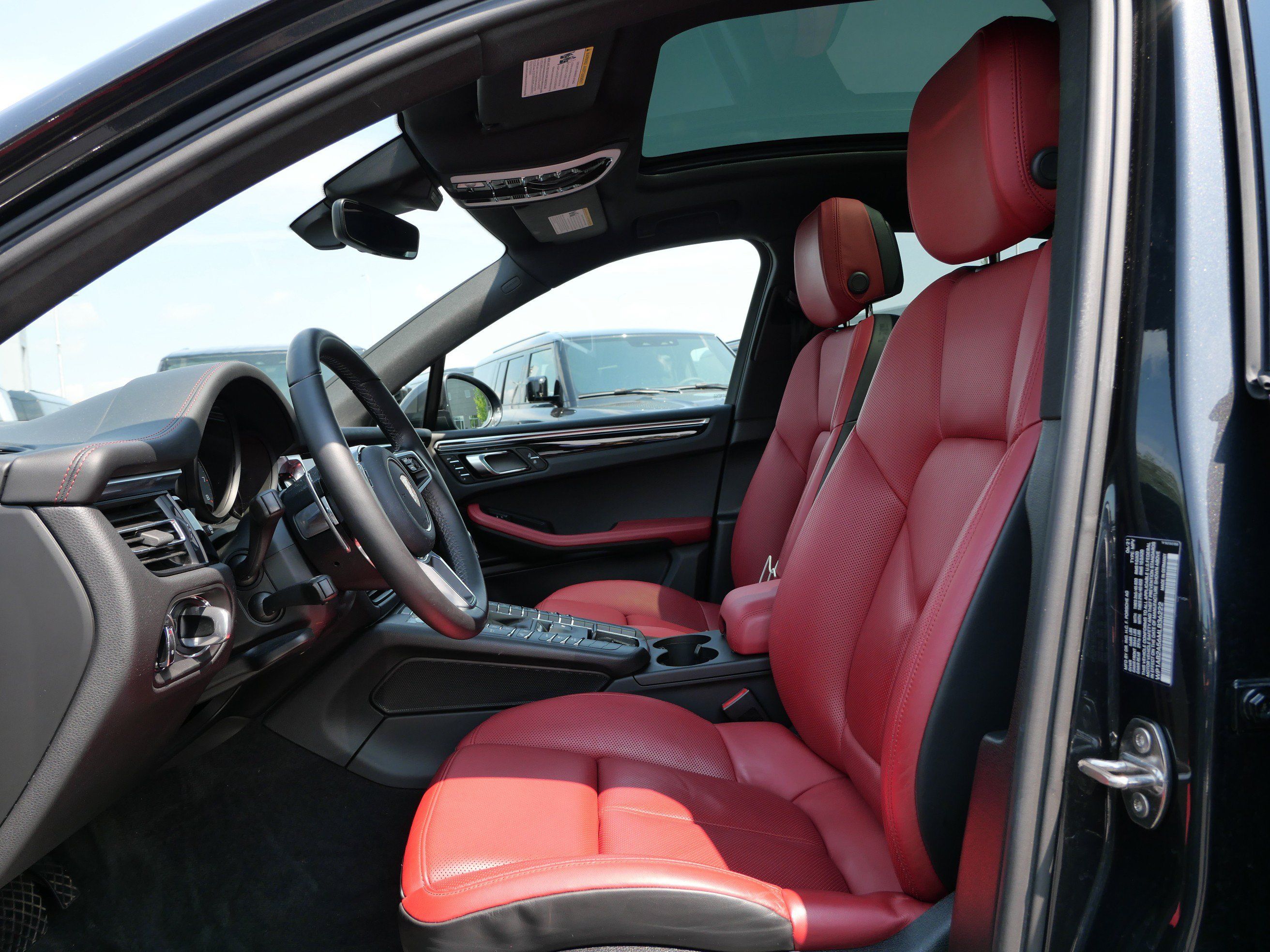 Used 2021 Porsche Macan S AWD/4WD image 11