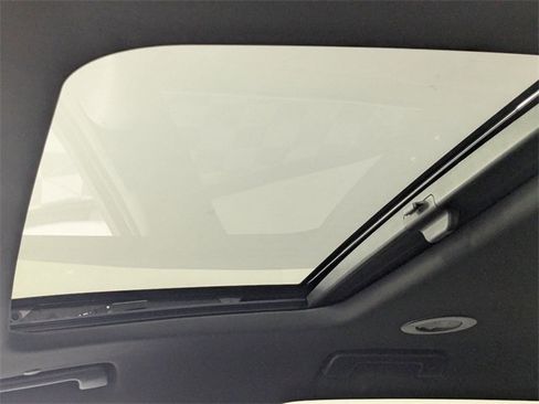 Used 2023 Buick Enclave Avenir w/ Avenir Technology Package image 13