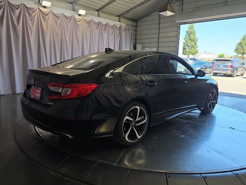 Used 2020 Honda Accord Sport image 3