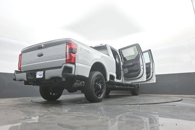 New 2026 Ford F250 Lariat w/ Black Appearance Package AWD/4WD image 44