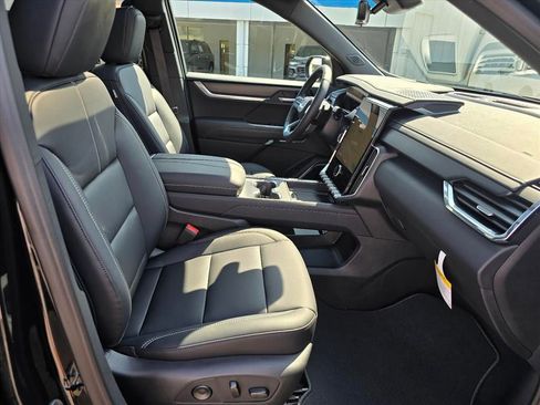 New 2026 GMC Acadia Elevation image 14