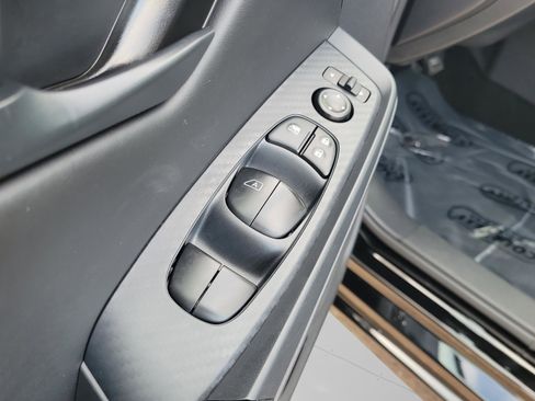 Certified 2025 Nissan Sentra S w/ Trunk Package image 18