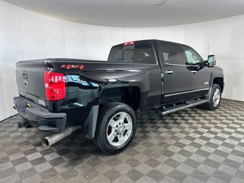 Used 2018 Chevrolet Silverado 2500 High Country w/ Duramax Plus Package image 3