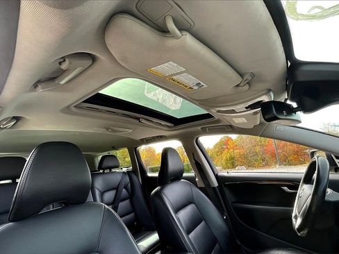 Used 2013 Volvo XC70 3.2 image 18