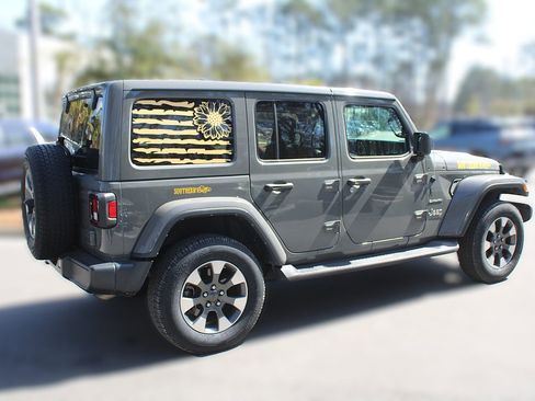 Used 2022 Jeep Wrangler Unlimited Sahara w/ Cold Weather Group image 13