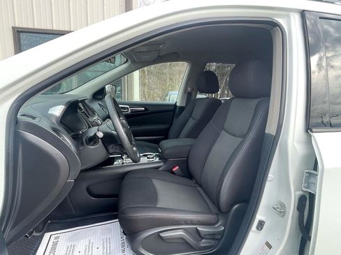 Used 2017 Nissan Pathfinder S image 12