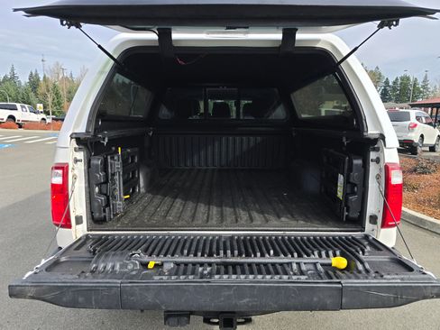 Used 2011 Ford F350 Lariat w/ Chrome Pkg image 9