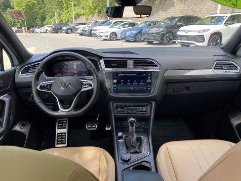 Used 2024 Volkswagen Tiguan SE R-Line AWD/4WD image 20