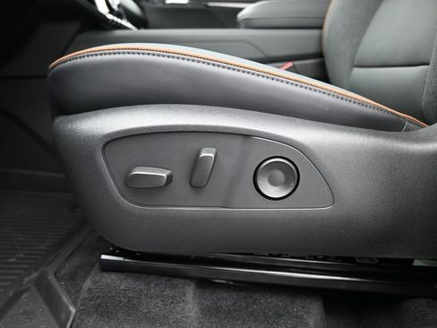 New 2026 GMC Acadia AT4 w/ Luxury Package AWD/4WD image 13