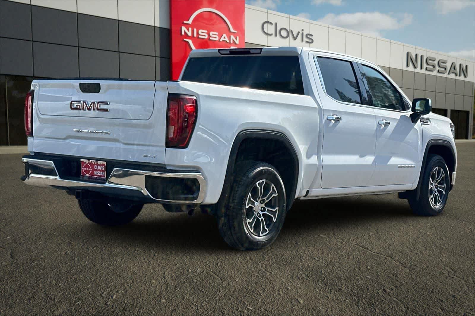 Used 2025 GMC Sierra 1500 SLT RWD image 3