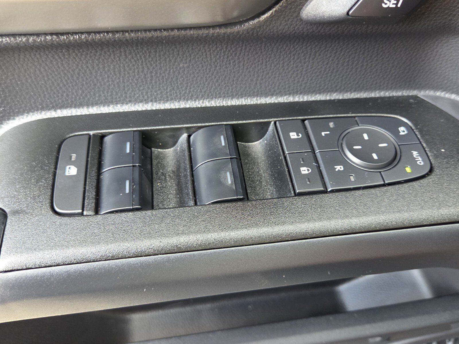 Certified 2025 Toyota 4Runner Limited AWD/4WD image 16