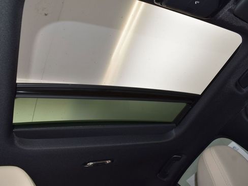 New 2026 BMW 330i Sedan w/ M Sport Package image 26