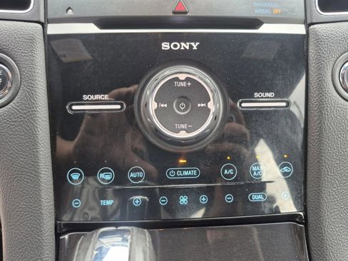 Used 2013 Ford Taurus SHO AWD/4WD image 27