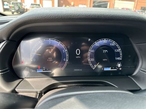 Used 2023 Jeep Grand Cherokee L Laredo image 12