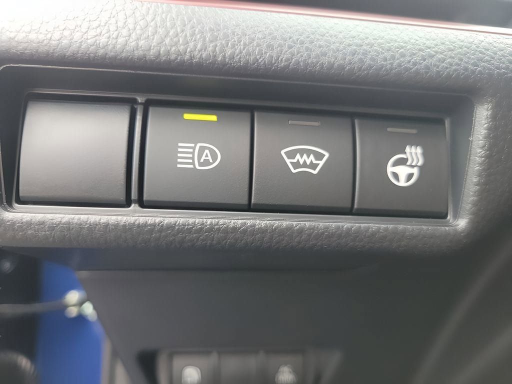 New 2026 Toyota Prius Plug-In Hybrid FWD image 31