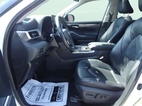 Used 2020 Toyota Highlander Platinum image 26