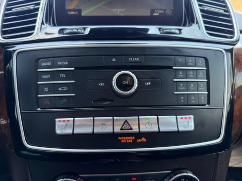 Used 2017 Mercedes-Benz GLS 450 4MATIC image 36