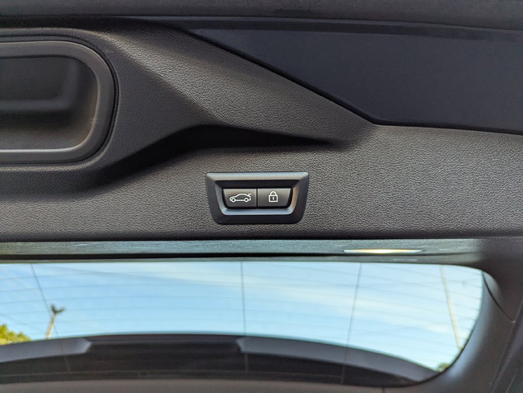 Used 2022 BMW X5 M50i AWD/4WD image 46