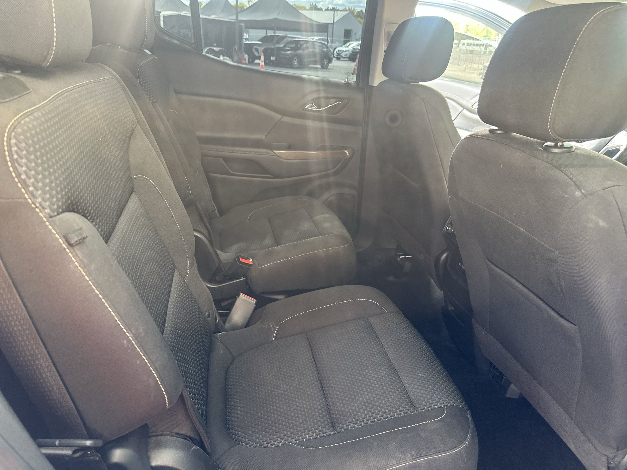 Used 2021 GMC Acadia SLE FWD image 26