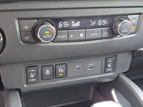 Used 2025 Nissan Frontier SV w/ SV Convenience Package AWD/4WD image 26
