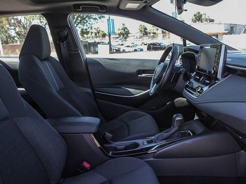 Used 2020 Toyota Corolla SE w/ SE Premium Package image 18